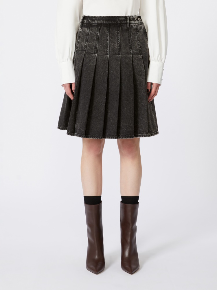  - Max Mara