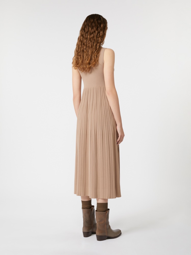  - Max Mara