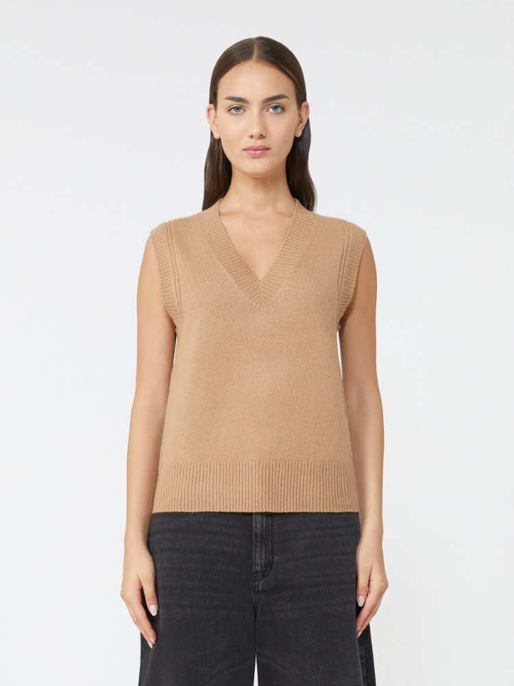  - Max Mara