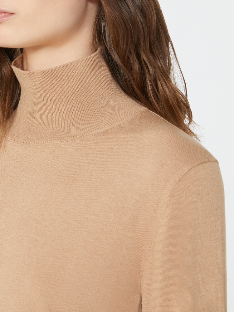 - Max Mara