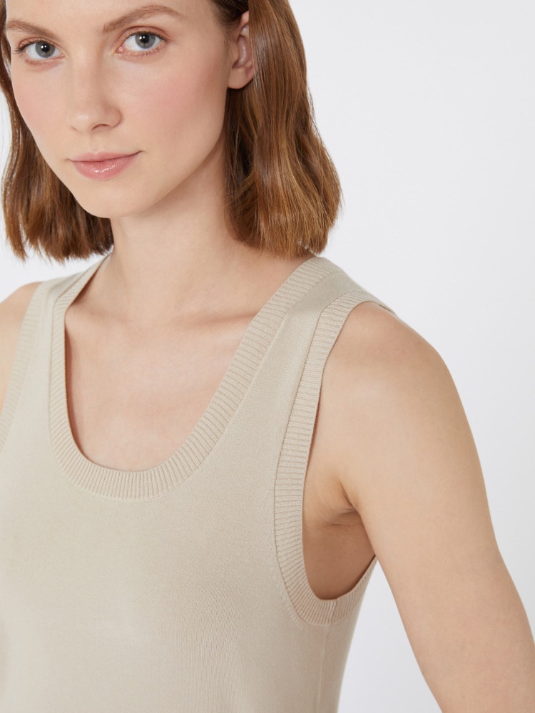  - Max Mara