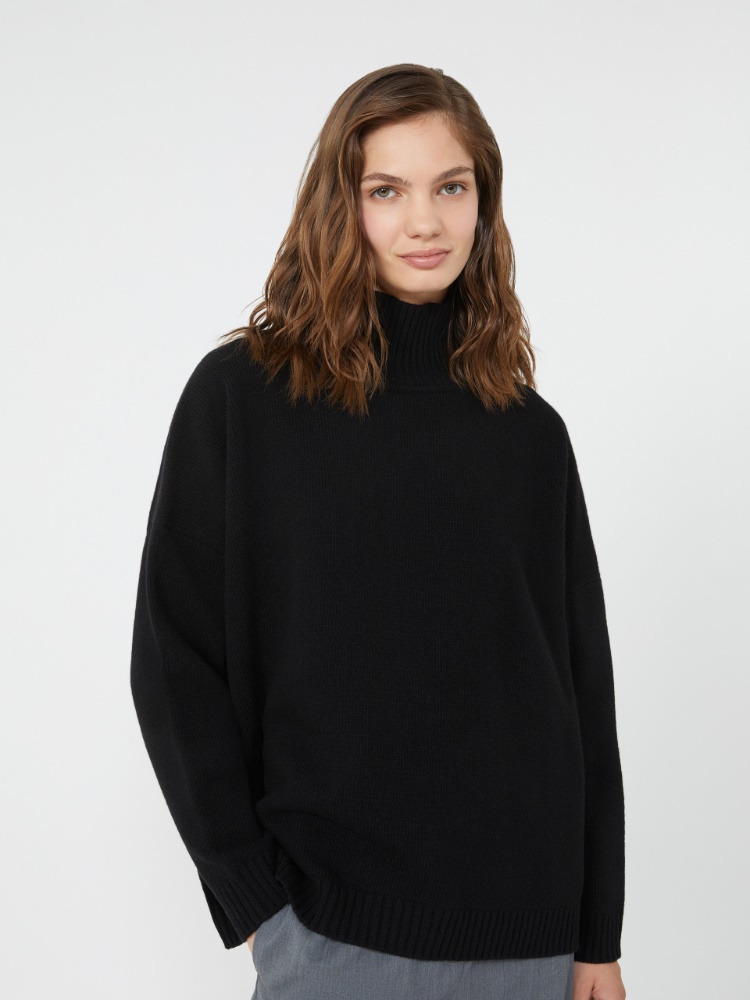 - Max Mara