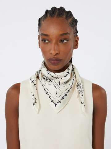 【関税＆送料込み】Max Mara Persia Scarf 138X138 Cm Accesso Max Mara Persia Scarf 138x138 Cm Accessories In Brown | ModeSens