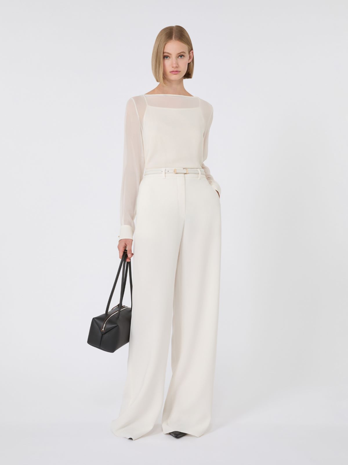 パンツ WEEKEND MAX MARA Woman Pants White 2515131112600 001 Trousers White and beige Woman | Max Mara