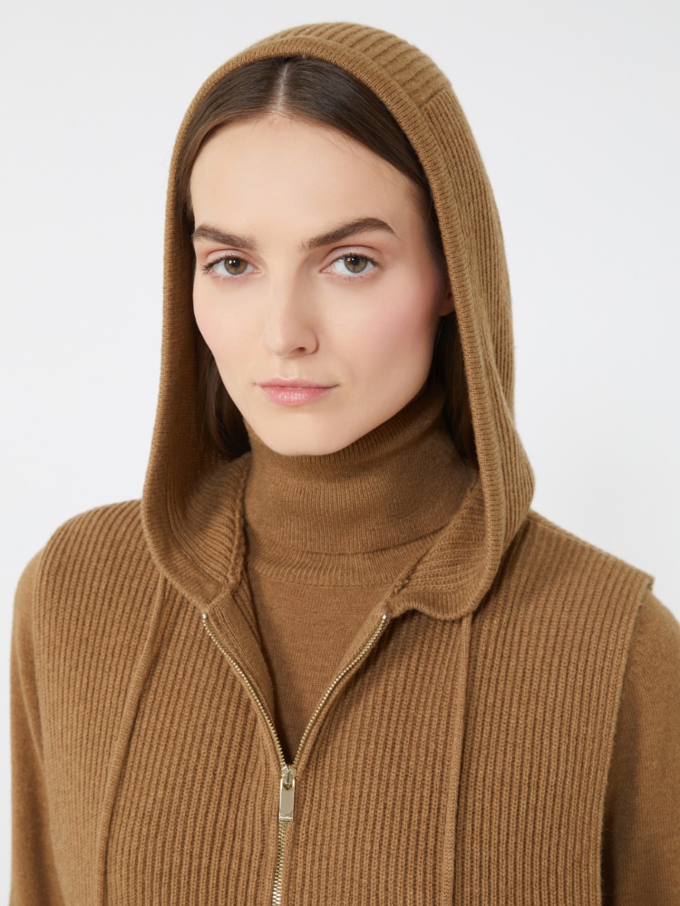  - Max Mara