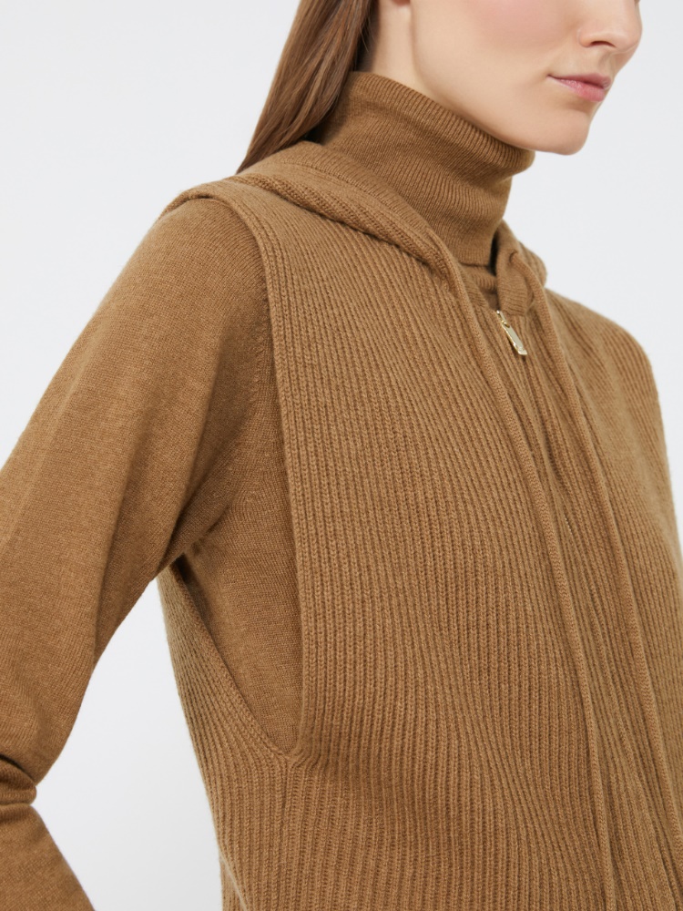  - Max Mara