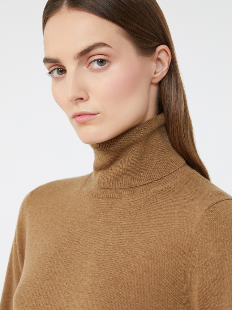  - Max Mara