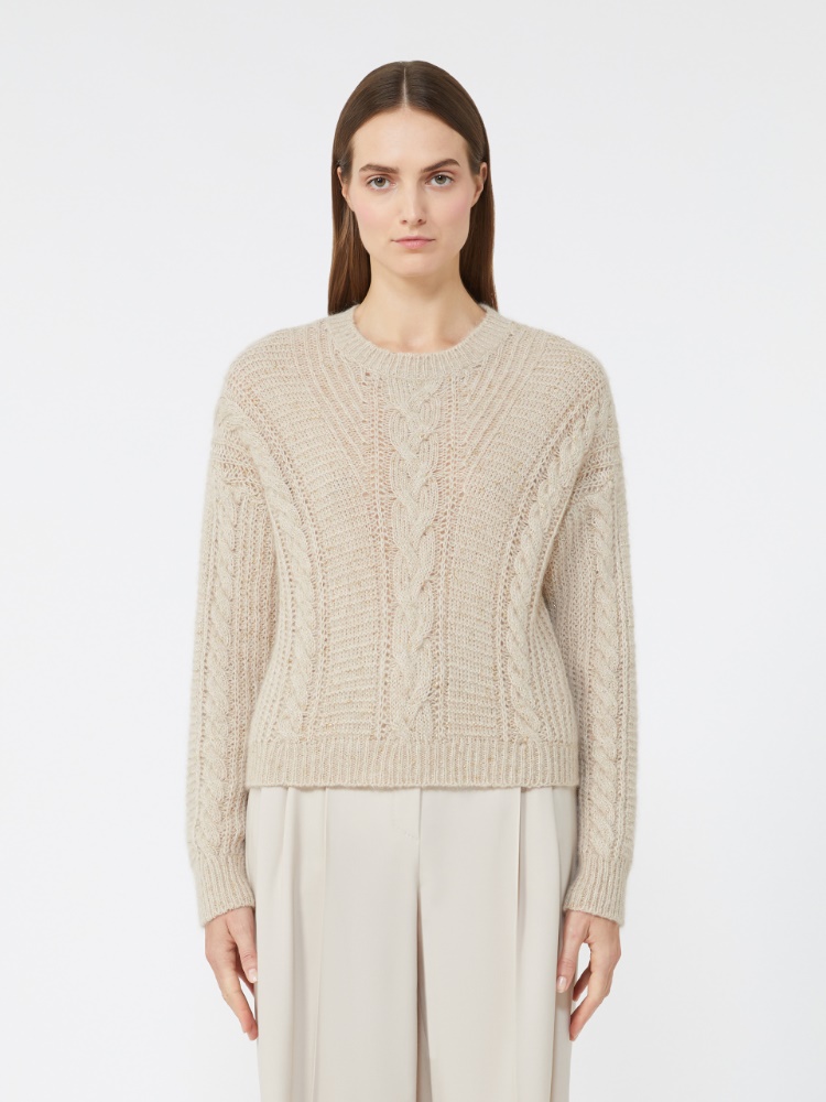 - Maxmara