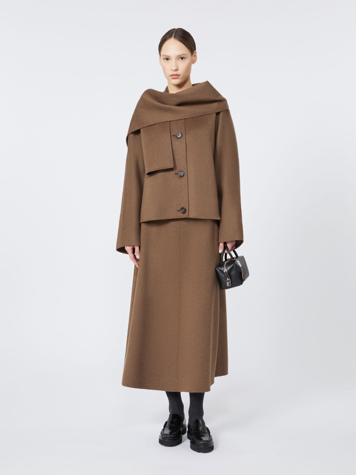 MaxMara マックスマーラ ハーフ丈 Pコート 最高級ウール イタリア製 MaxMara マックスマーラ ハーフ丈 Pコート 最高級ウール イタリア製