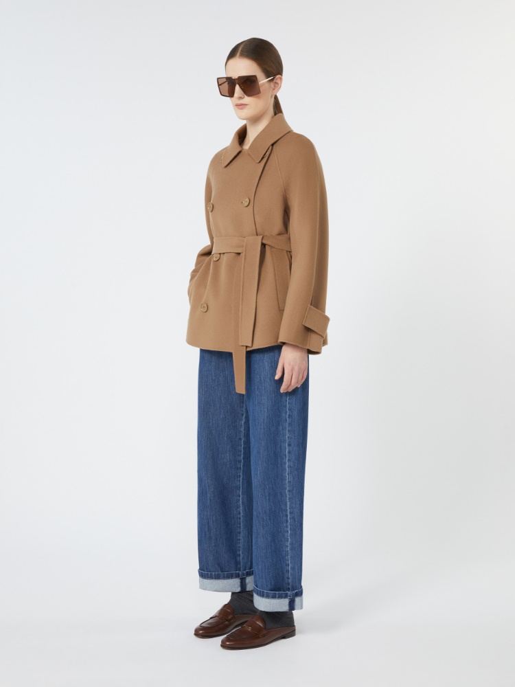 コート MAX MARA WOMENS SHORT COAT Short trench coat in water-repellent twill, camel | 