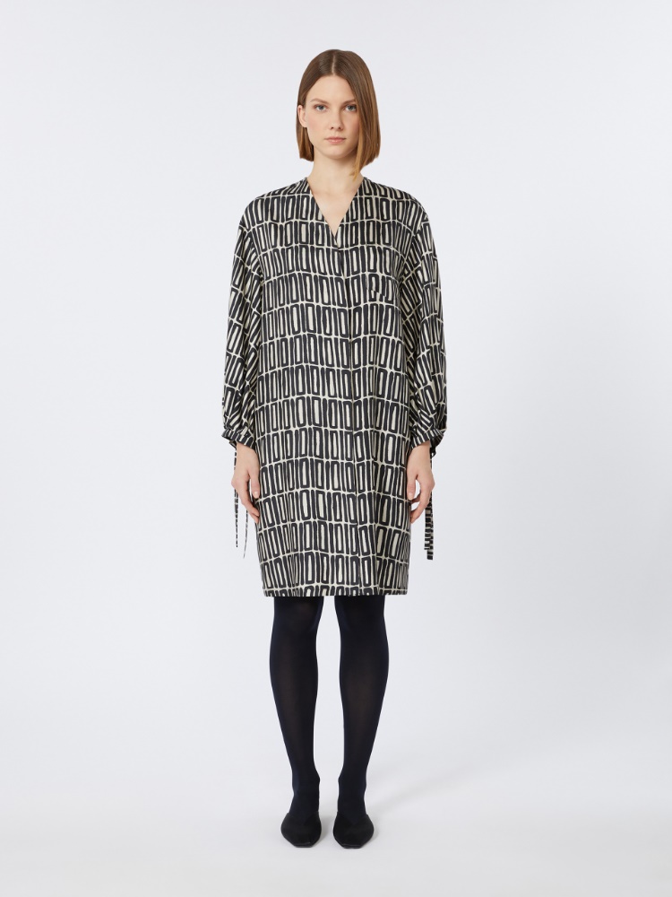 ワンピース WEEKEND MAX MARA Woman Dress Black 2515221102600 012 5221105206012-b-racer.jpg