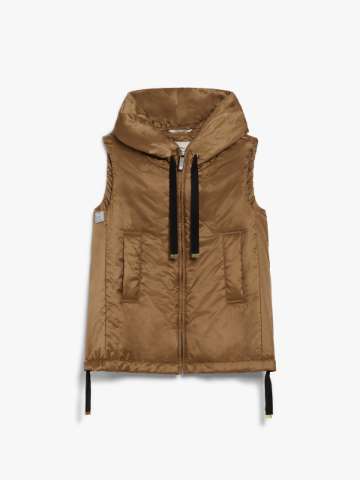 VIP価格.Max Mara GILET IN LANA CON NAPPINE Padded gilet | Max Mara
