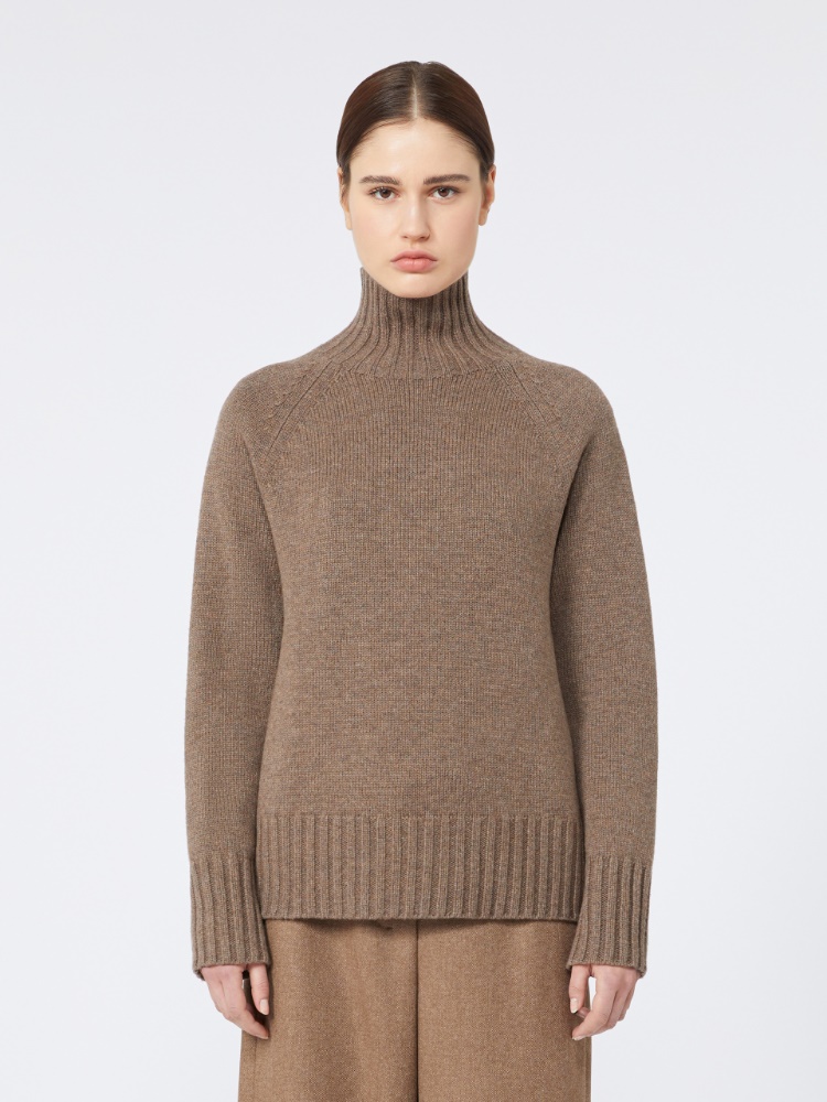  - Max Mara