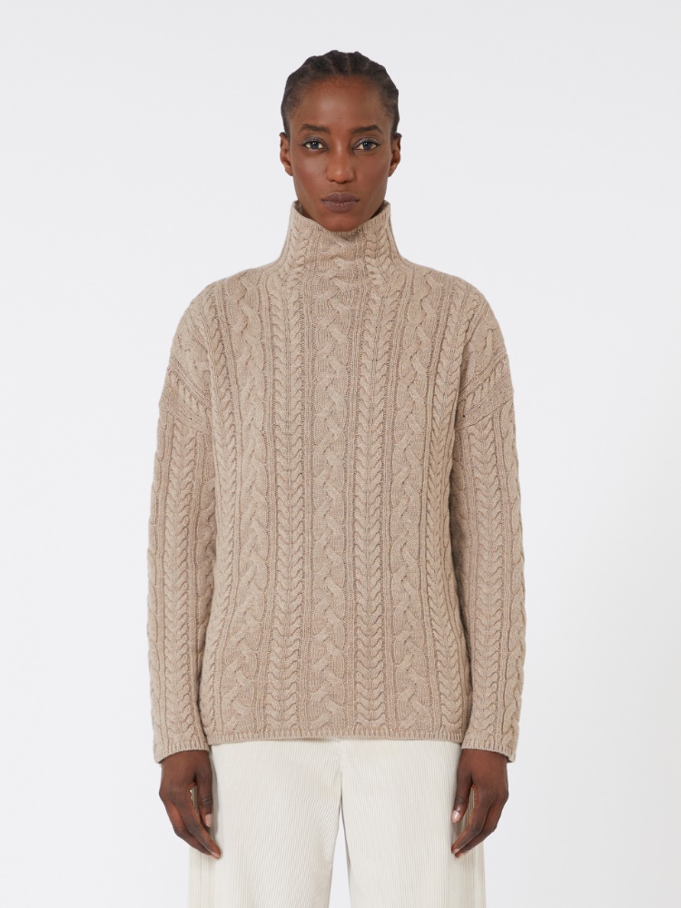  - Max Mara