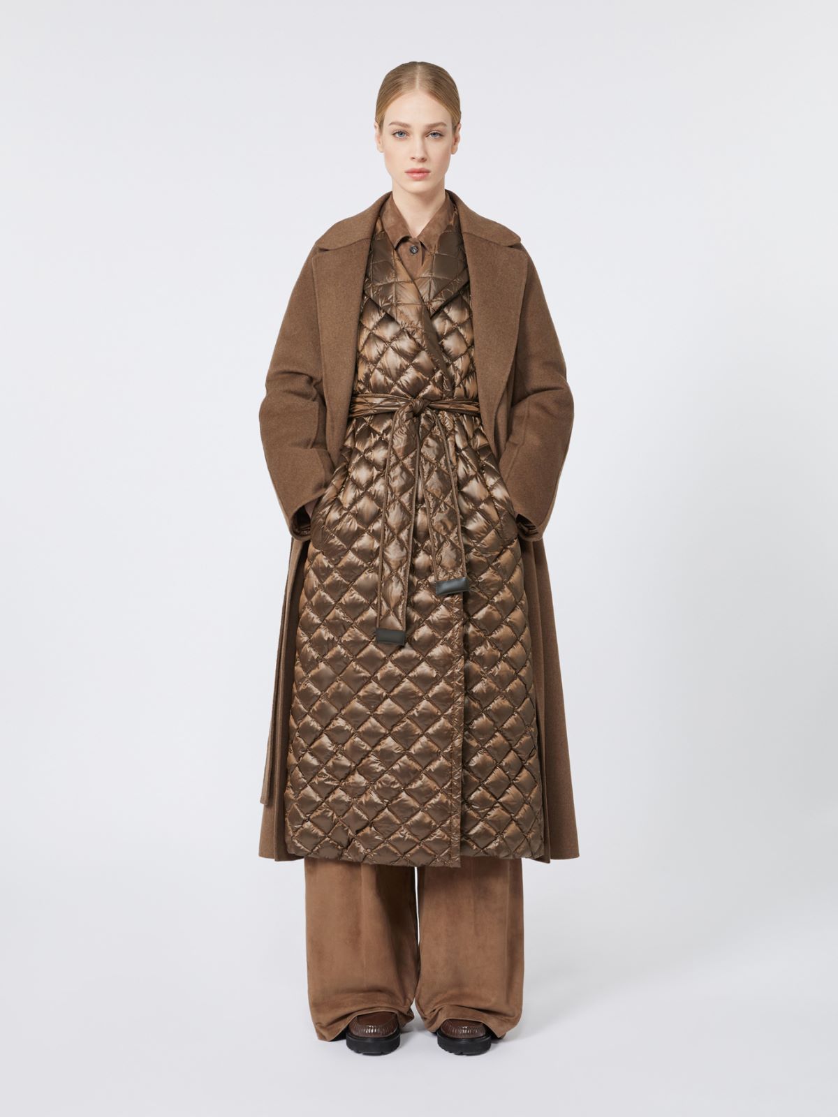 Long quilted down jacket in water-repellent fabric - BEIGE GOLDEN - Max Mara