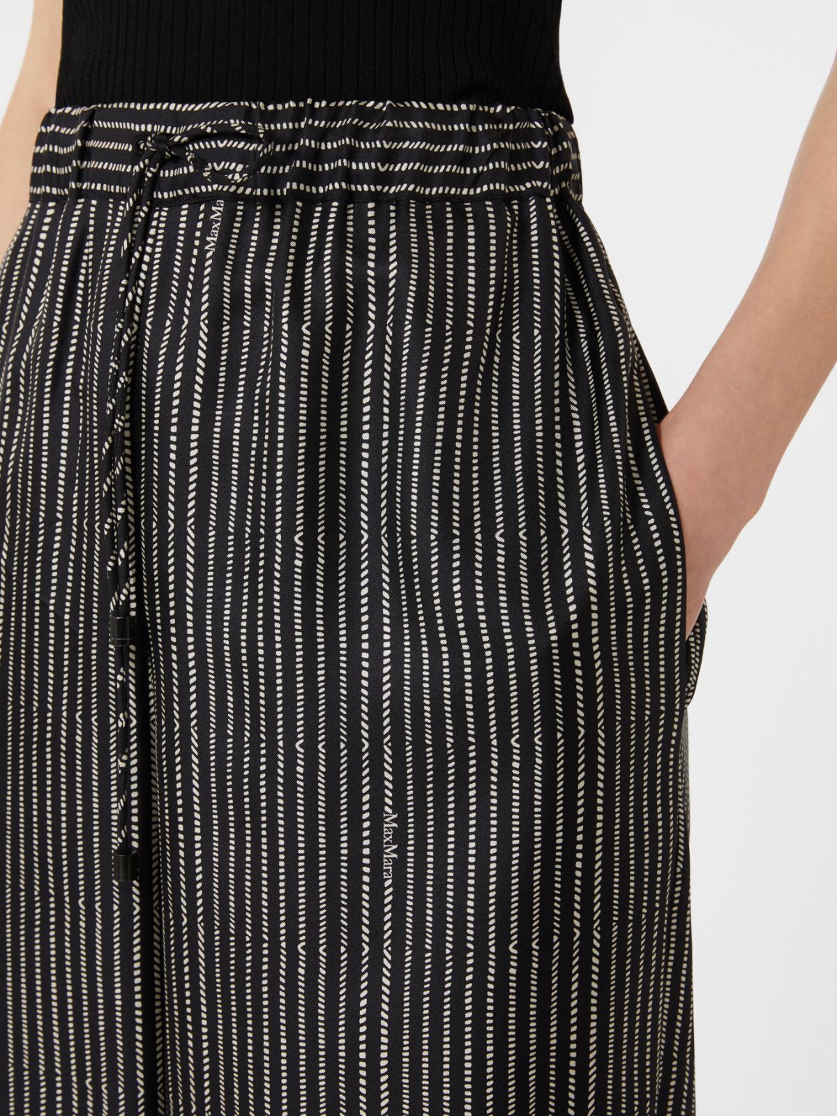 Pantalon large en soie imprimée - NOIR BLANC - Max Mara - 9