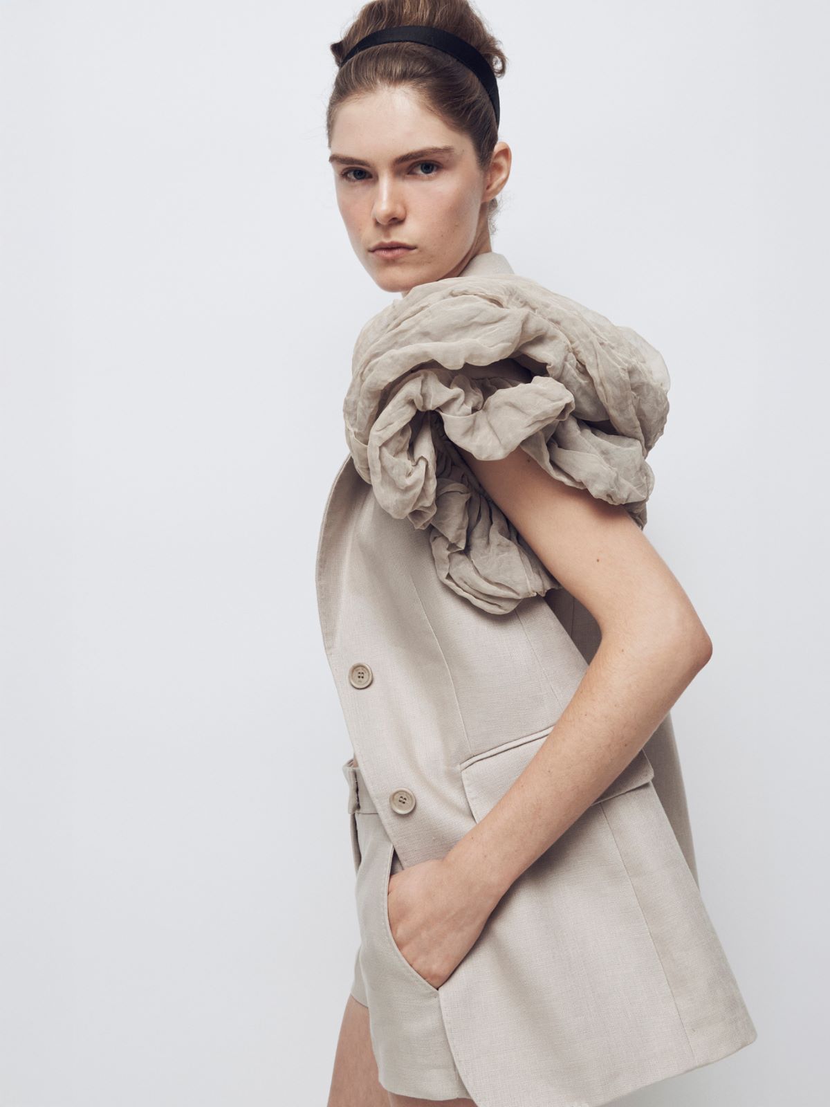 Oversized sleeveless linen jacket with ruffles + SAND - Max Mara