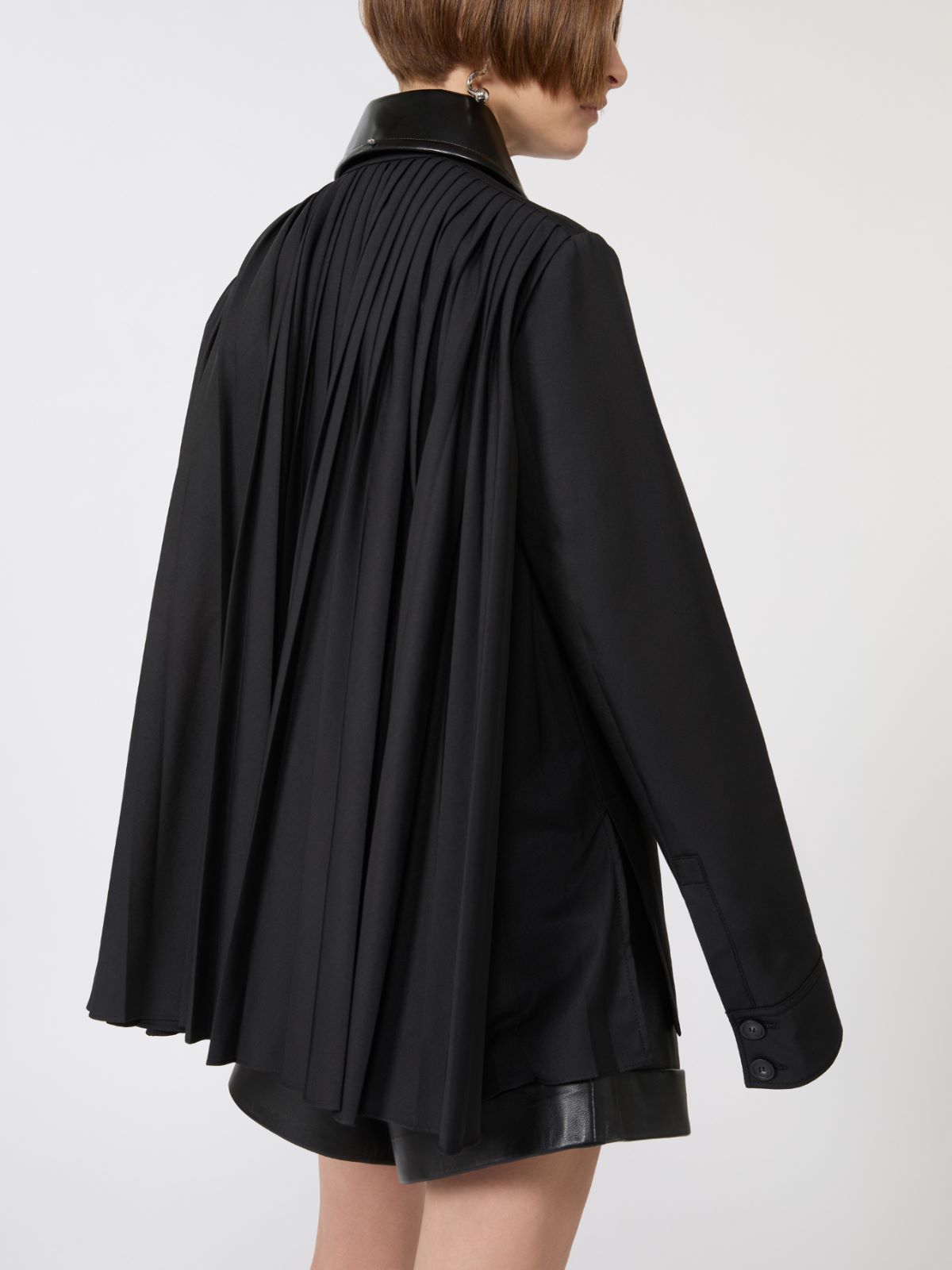 Cotton overshirt with a plissé-pleated back - BLACK - Max Mara - 10