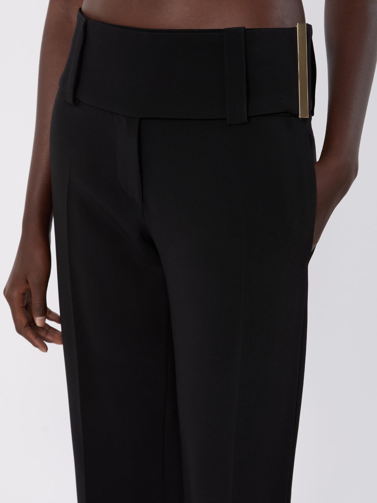 Ausgestellte Hose aus Stretch-Viskose - SCHWARZ - Max Mara - 4
