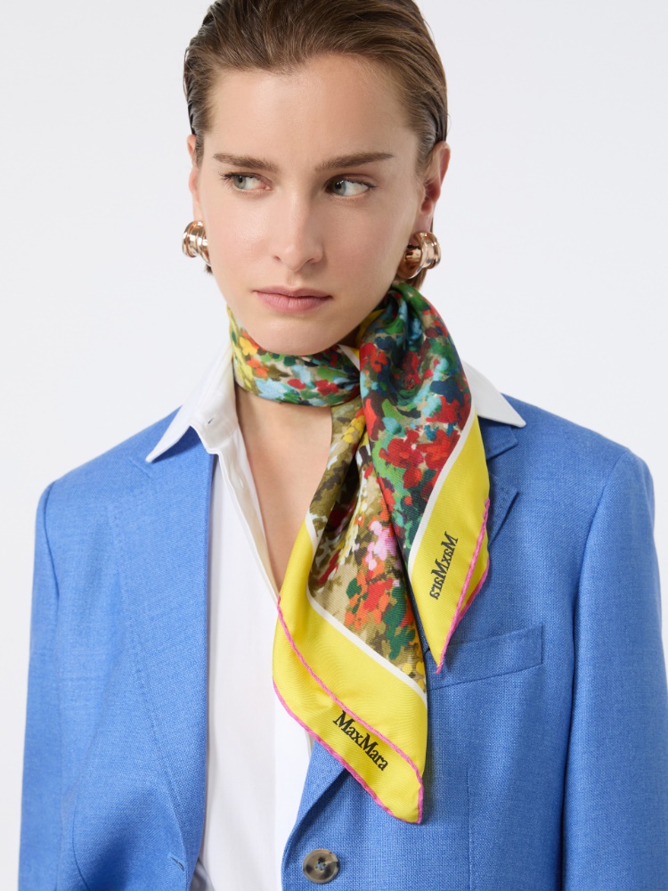 Foulard en soie avec imprimé