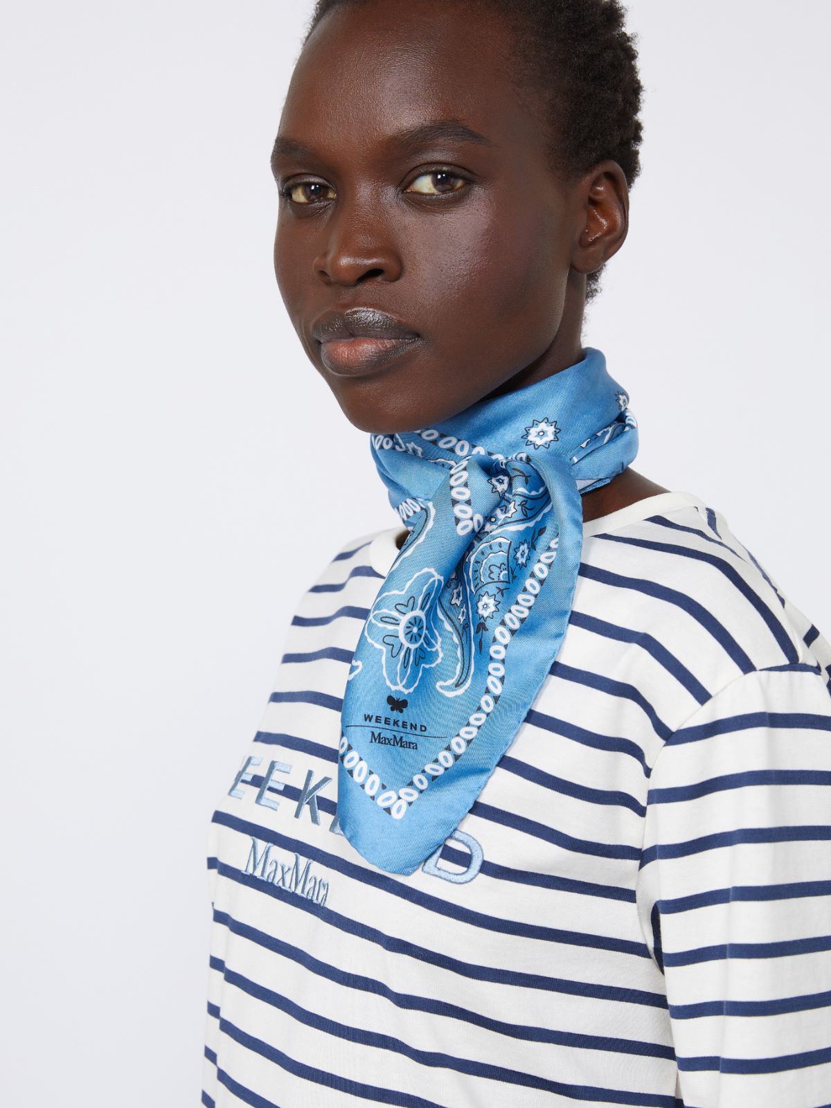 Foulard aus Seide mit Bandana-Print - AZURBLAU
