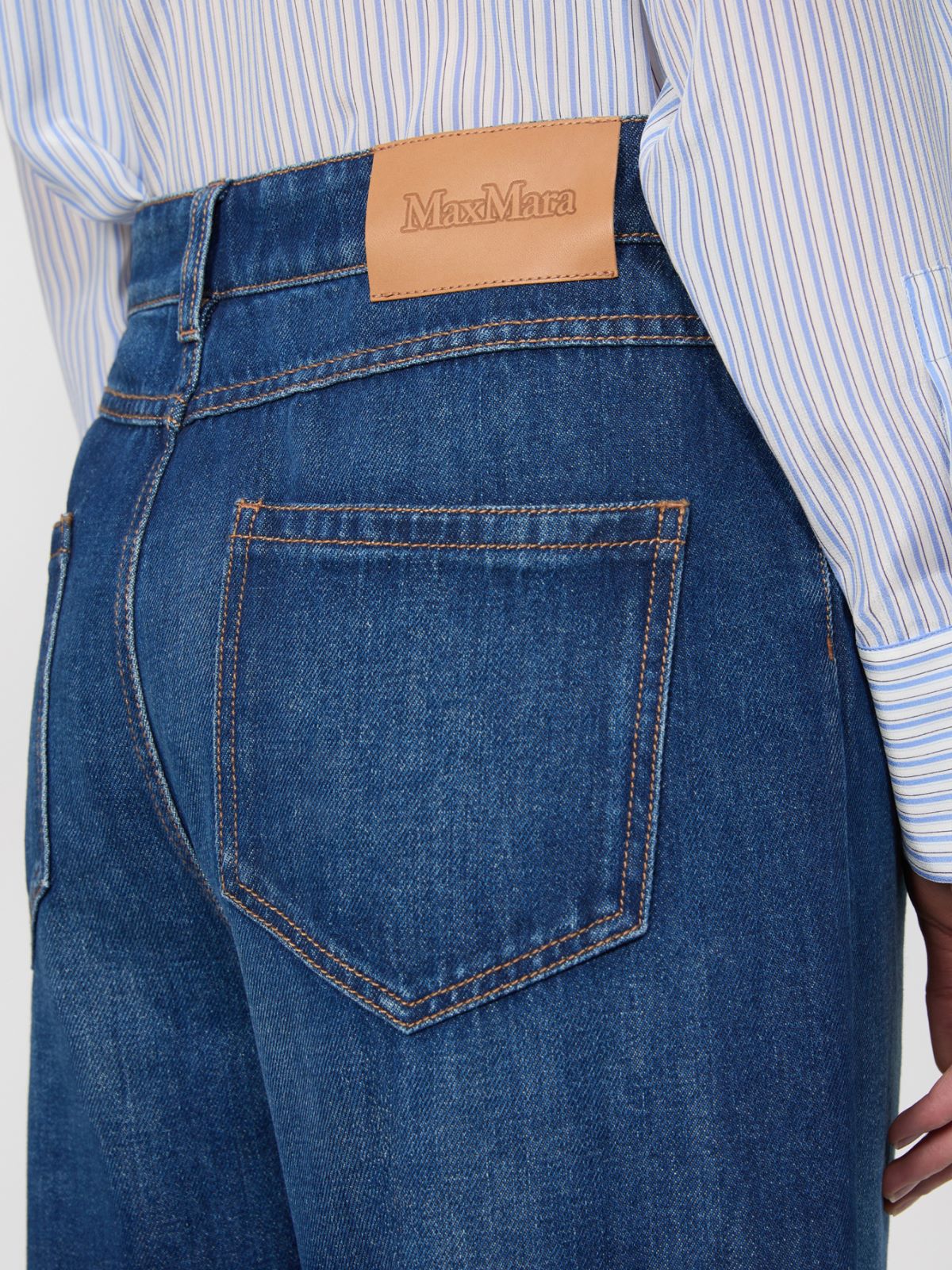 Luźne jeansy baggy z denimu. - GRANATOWY - Max Mara - 10