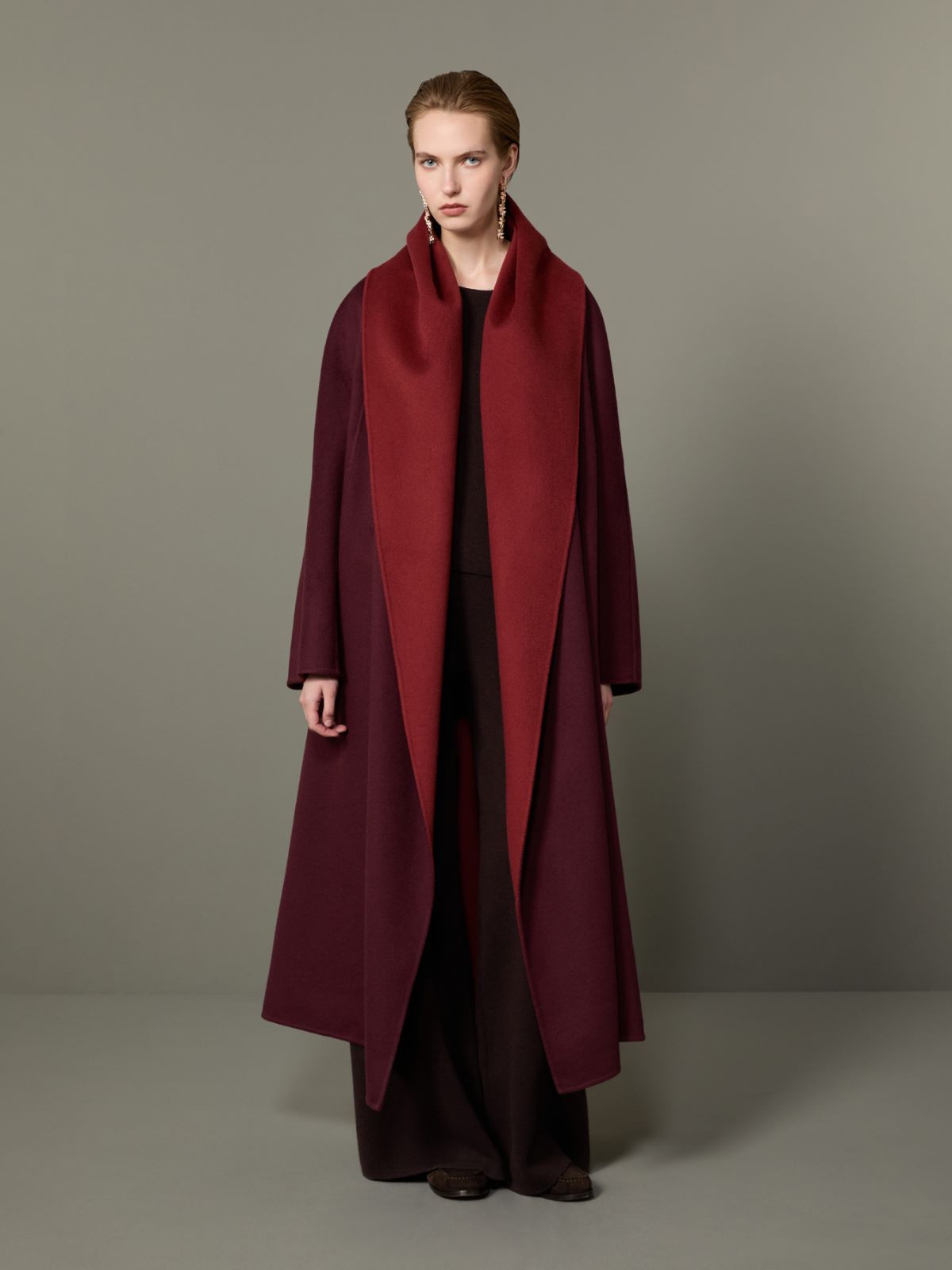 Dwustronny płaszcz foulard z drapanego kaszmiru - BORDOWY - Max Mara - 2