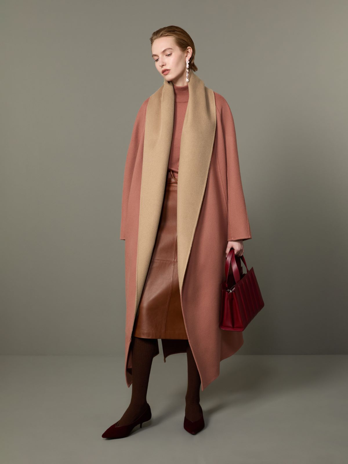 Dwustronny płaszcz foulard z drapanego kaszmiru - RÓŻOWY CIENIOWANY - Max Mara