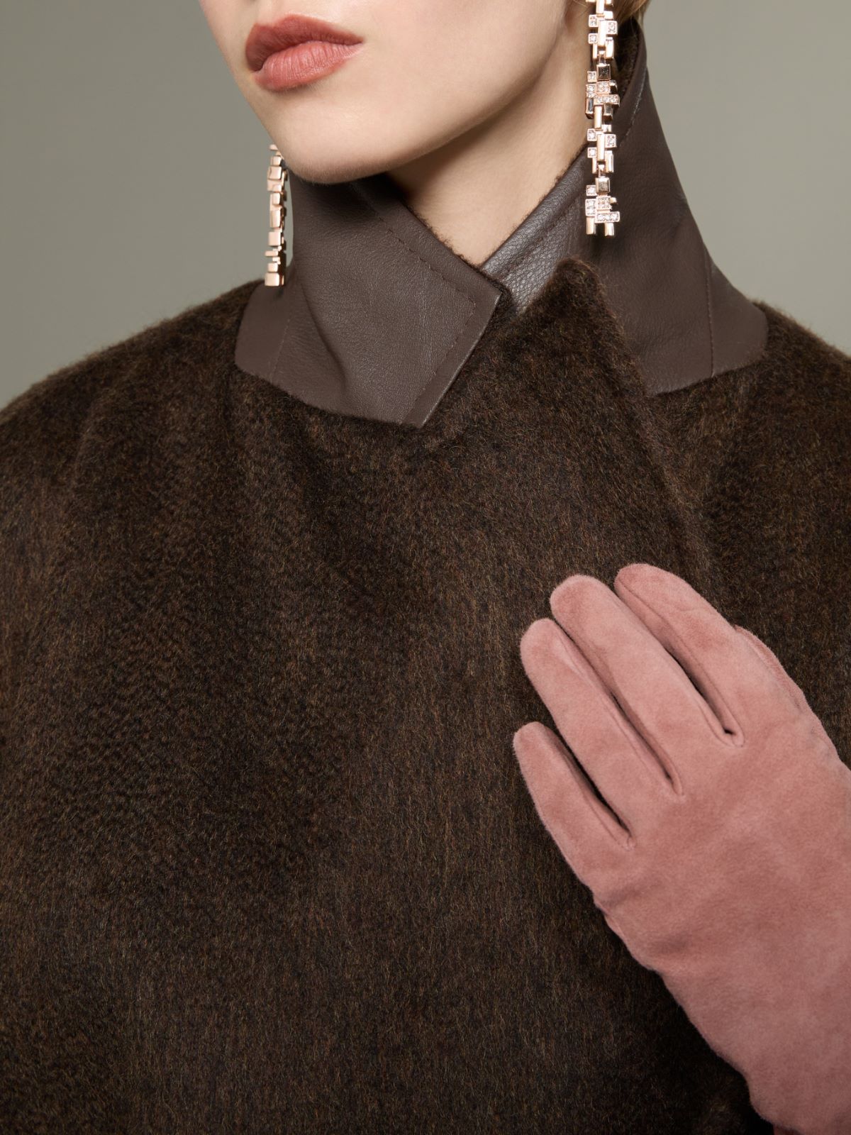 Dwurzędowy płaszcz oversize z kaszmiru i moheru - CIEMNOBRĄZOWY - Max Mara - 5