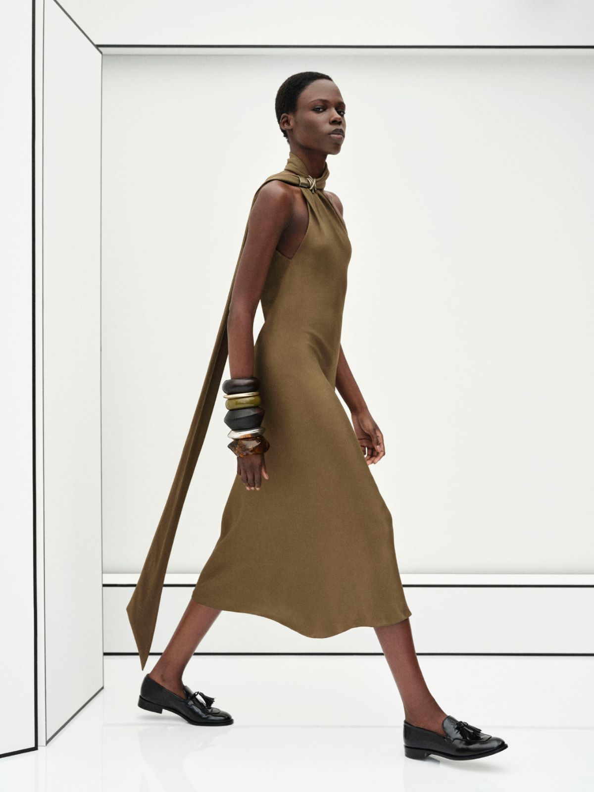 Silk crepe de chine one-shoulder dress - MUD