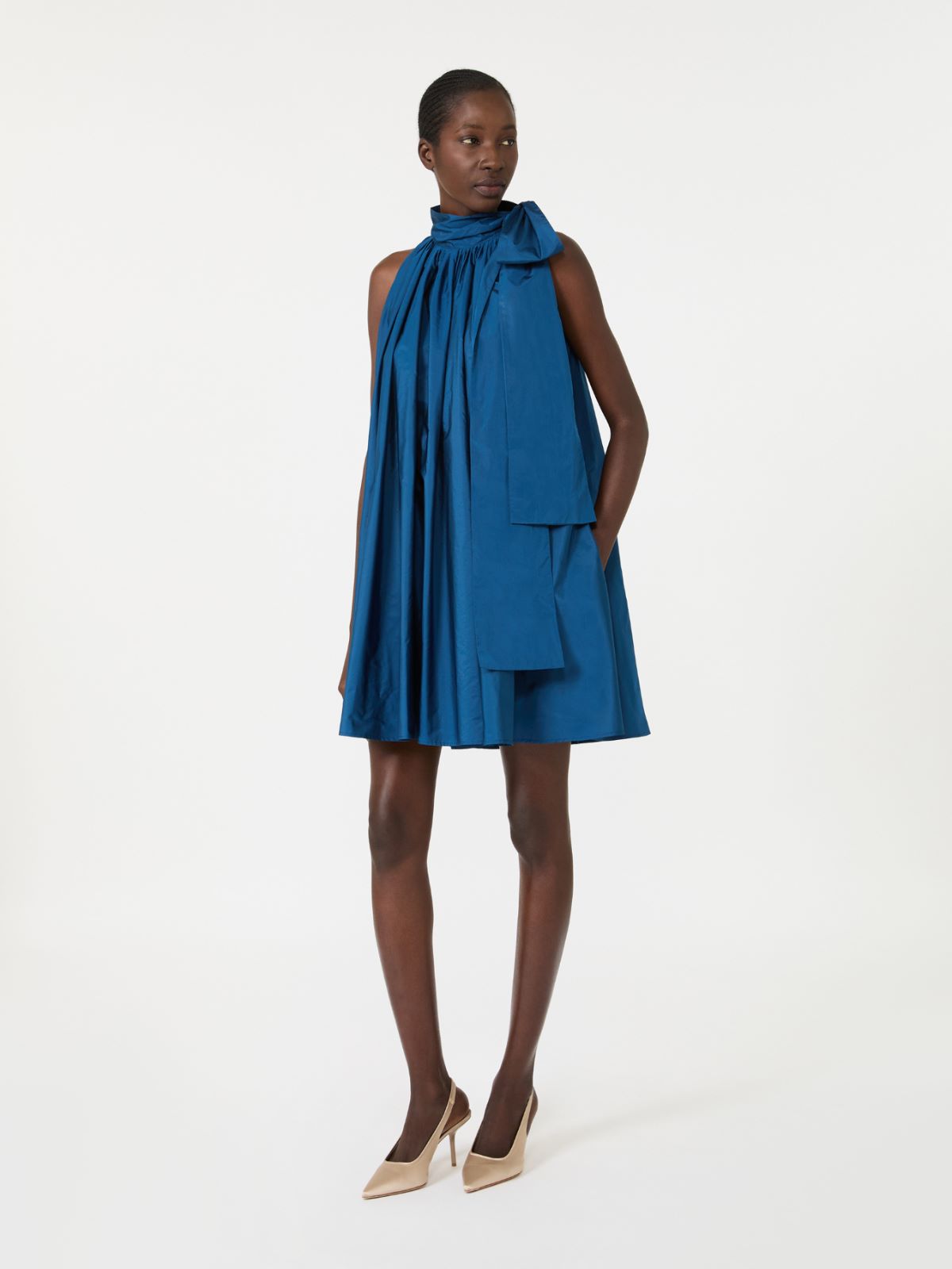 Satin dress with oversized bow - NAVY
