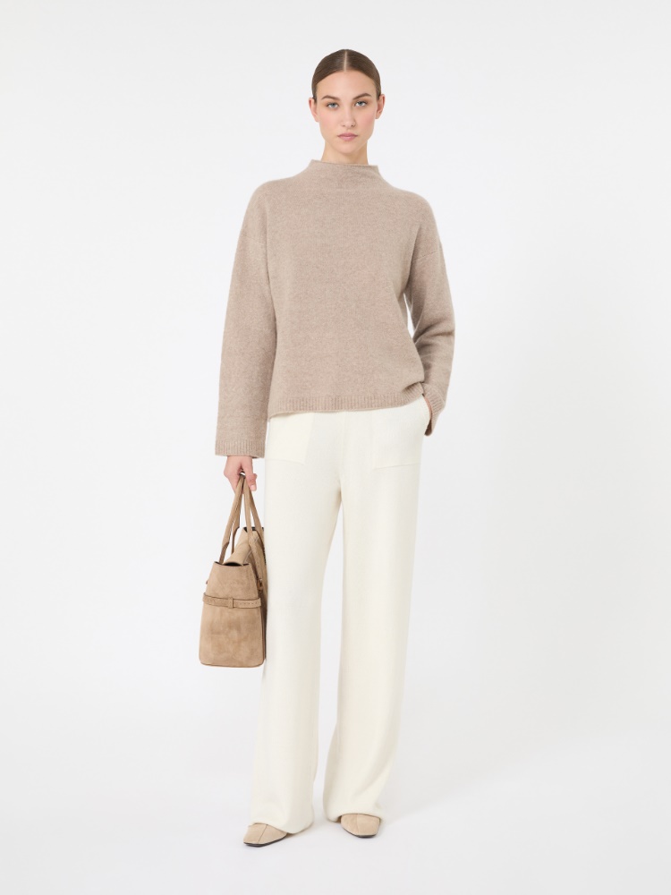 Relaxed-cut cashmere yarn sweater + SAND - Max Mara