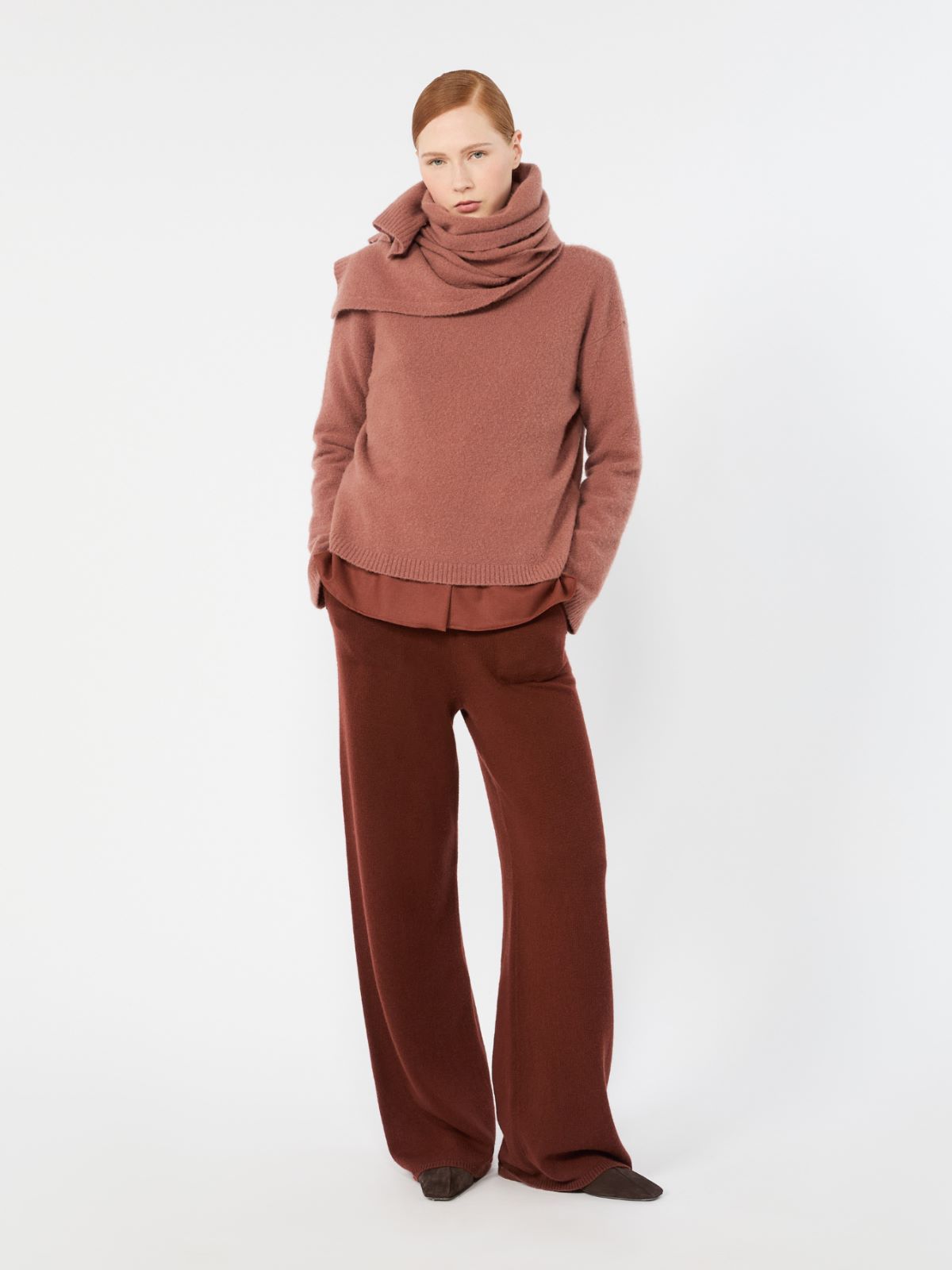 Relaxed-cut cashmere yarn sweater - DARK PINK