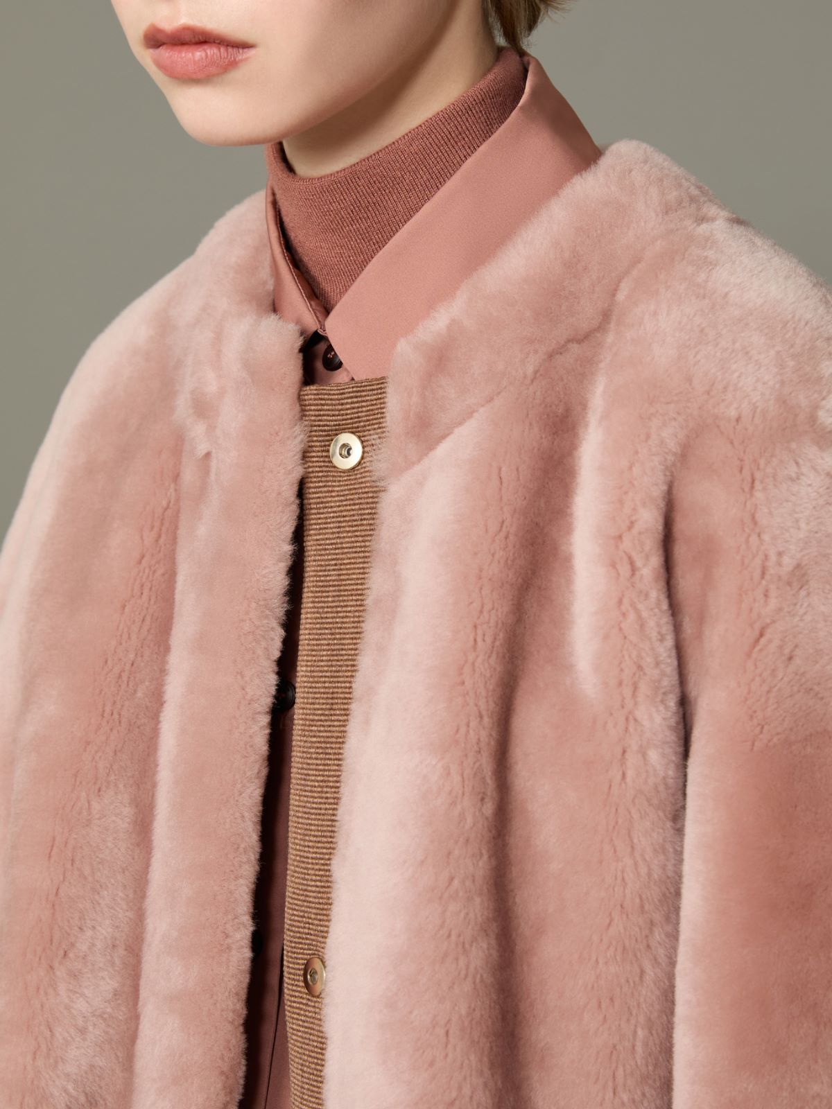 Dwustronna kurtka ze shearlingu - PUDROWY - Max Mara - 4