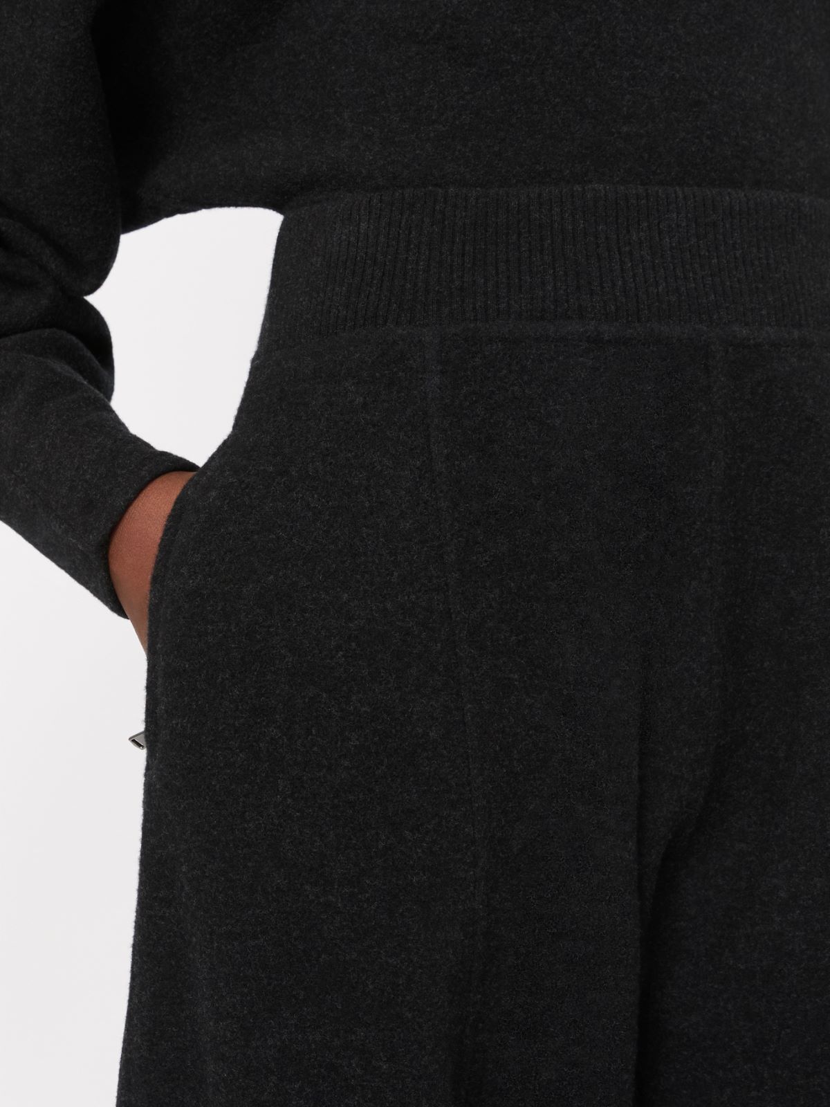 [チェスト] ウール カシミヤ ジャージー パンツ - DARK GREY - マックスマーラ公式サイト - 4
