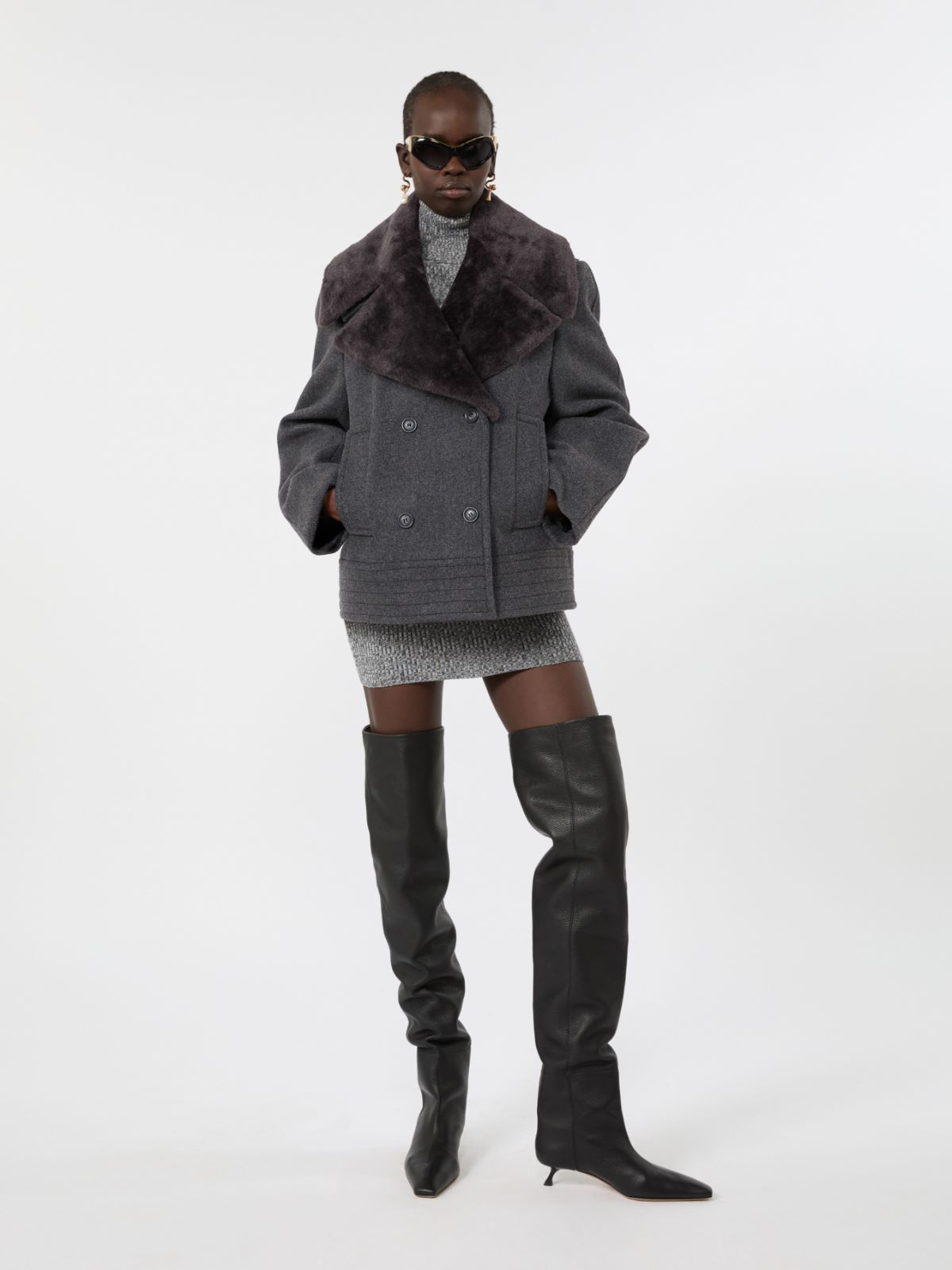 Pure wool pea coat - BLACK