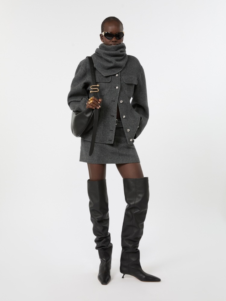 Short pure wool skirt - BLACK