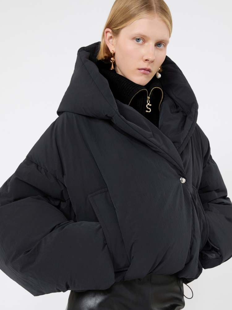Krótka kurtka puchowa z gniecionej tkaniny - CZARNY - Max Mara - 4
