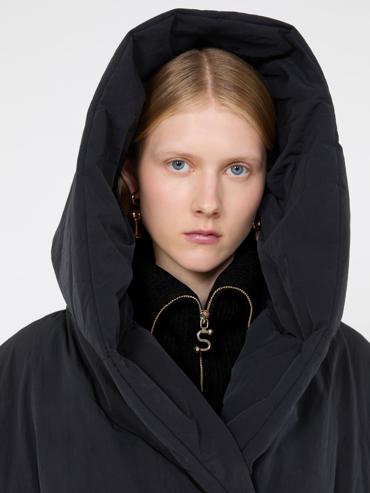 Krótka kurtka puchowa z gniecionej tkaniny - CZARNY - Max Mara - 5
