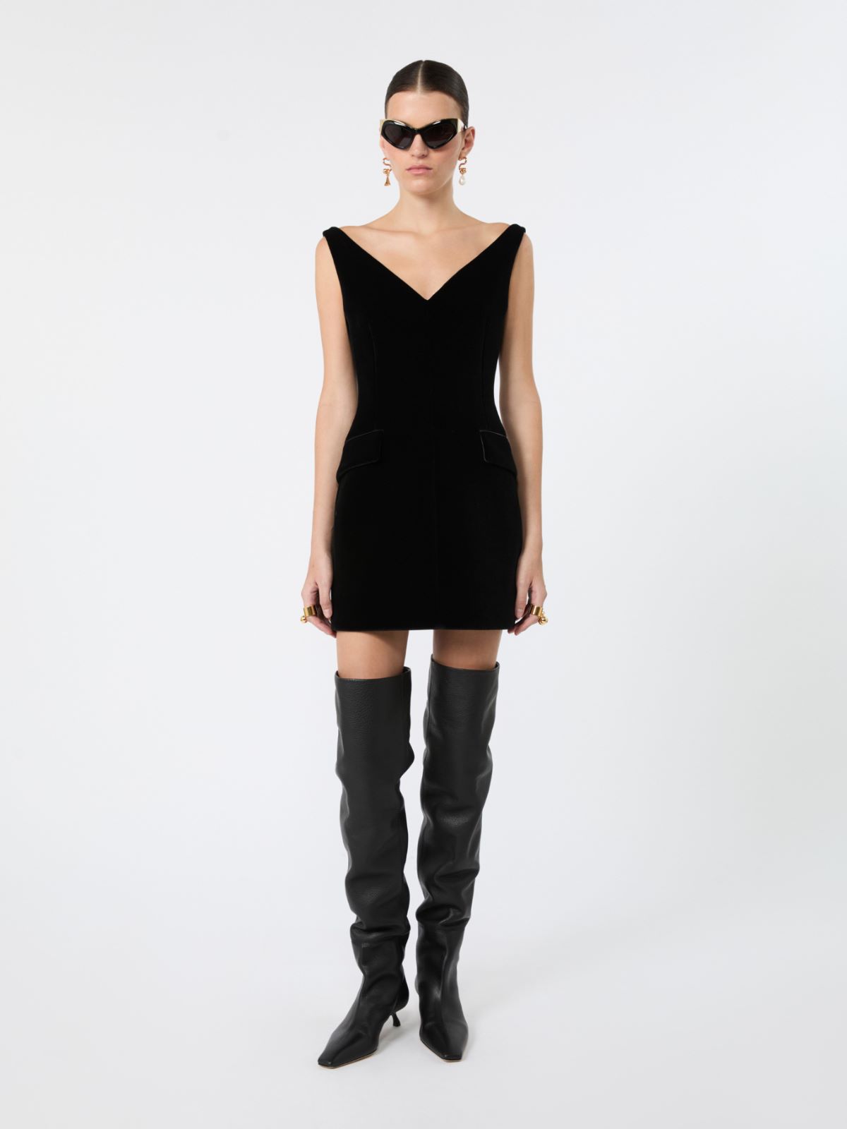 Short sleeveless velvet dress - BLACK