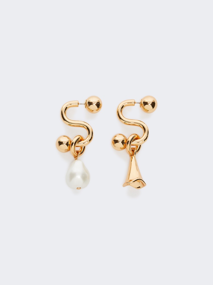 Asymmetric S-shaped earrings - GOLD