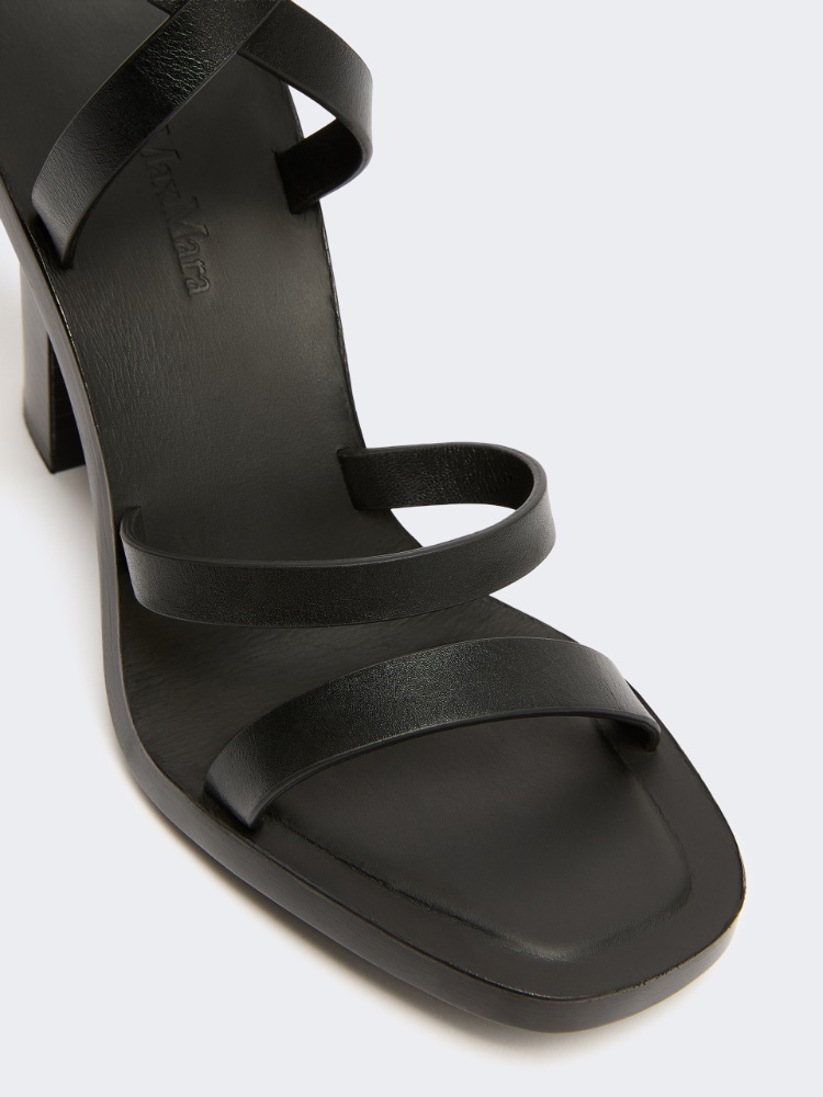 Sandalen aus Leder - SCHWARZ - 3