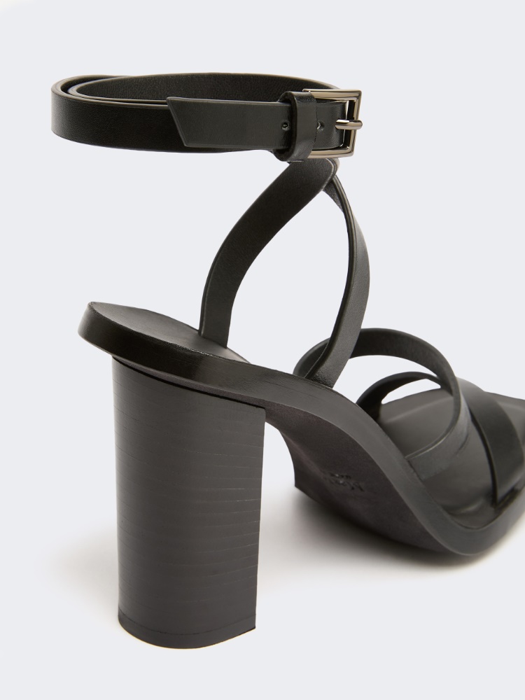 Sandalen aus Leder - SCHWARZ - 4