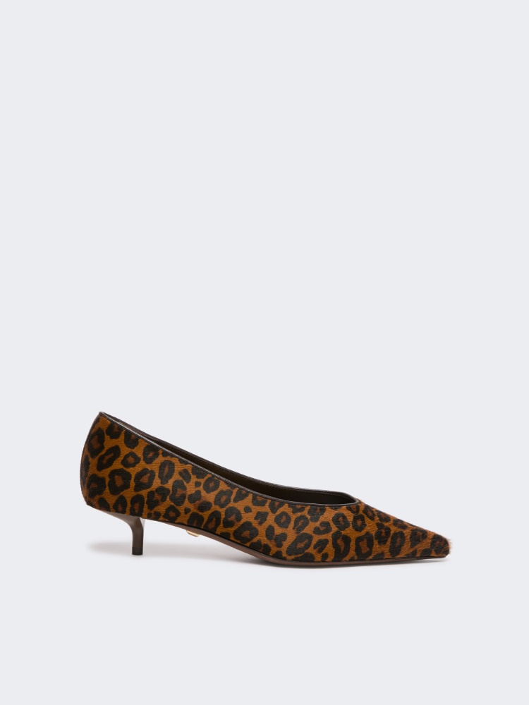 Flache Pumps aus Ponyfell und Nappaleder - KAMEL