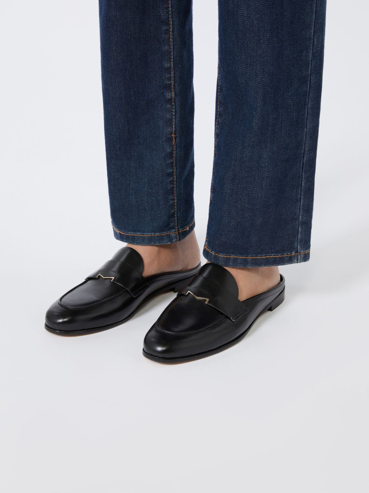 Smooth leather mule moccasins - BLACK