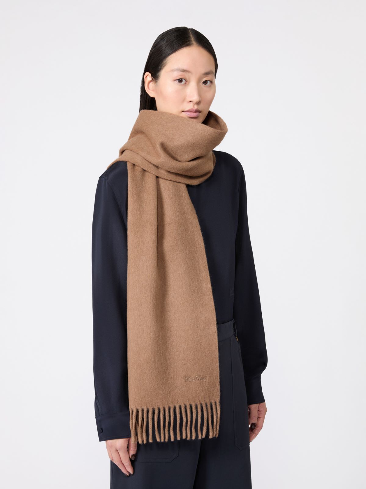 Wool scarf with embroidery - CAMEL