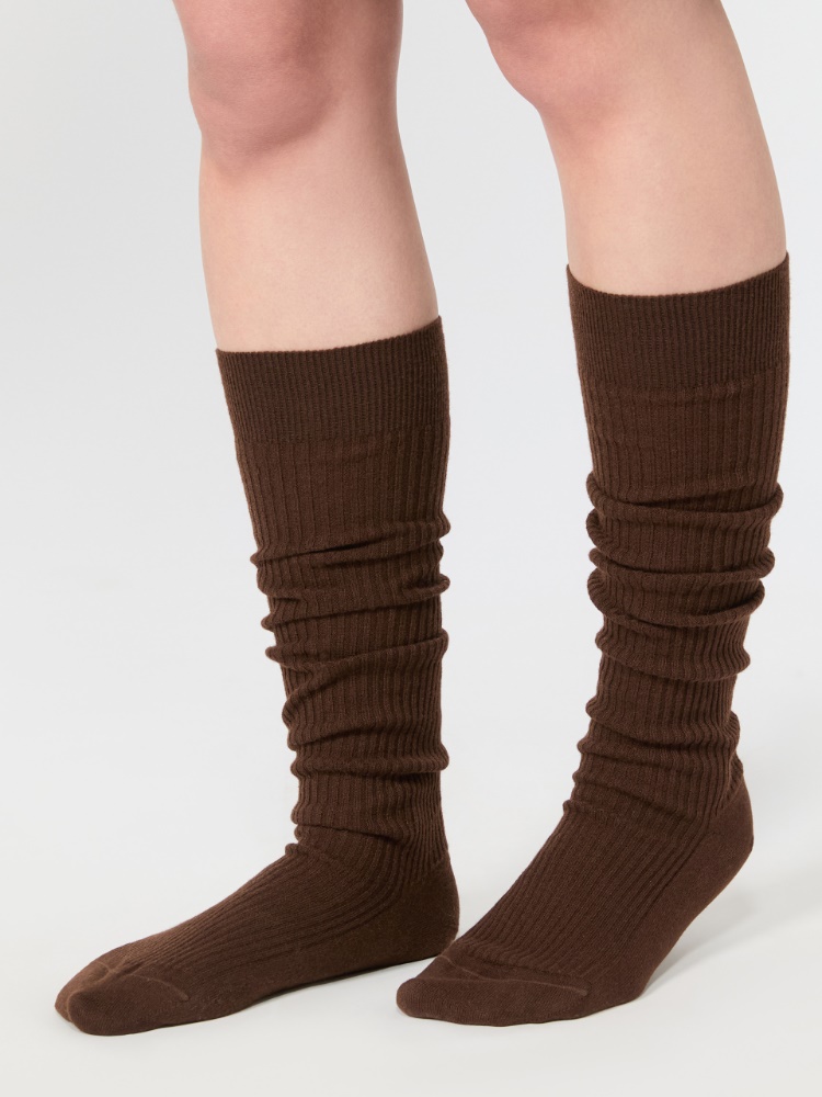 Gerippte Socken aus Kaschmir - BRAUN