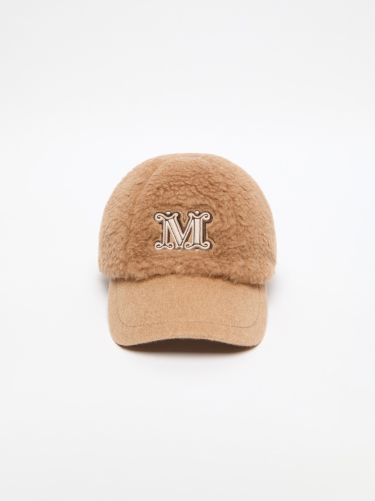 Camel and silk hat - CAMEL