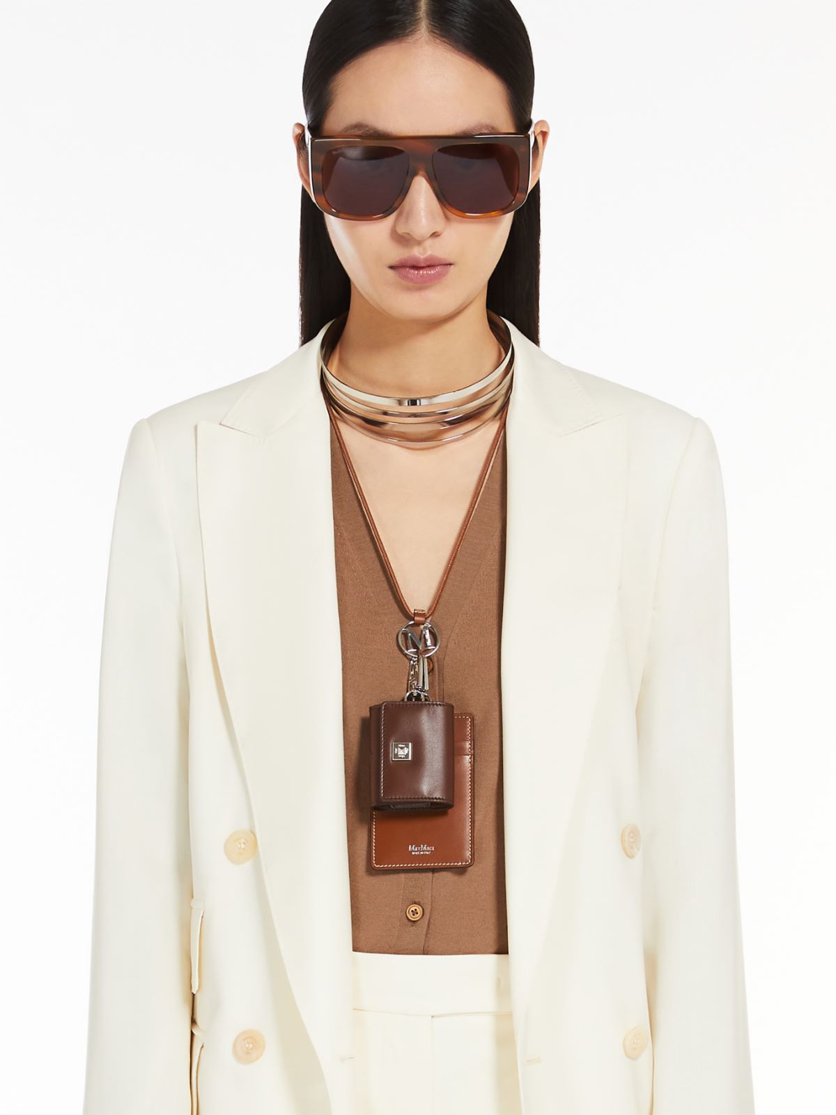 Leather badge holder - AMBER BROWN