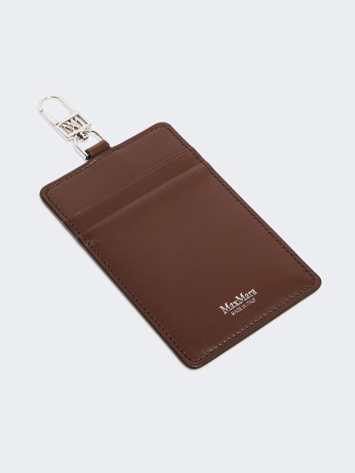 Leather badge holder - COCOA - 2